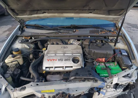 2003 Toyota Camry Le z USA, uszkodzony, nr VIN 4T1BF32K23U043478